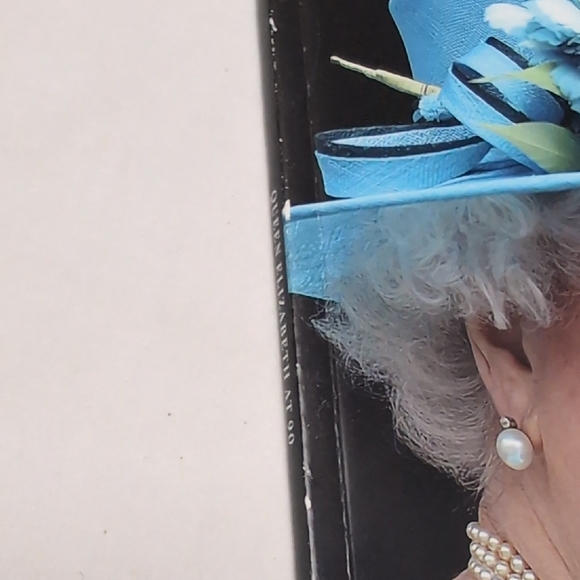 Royalty Magazine Collection- Majesty, Hello, Royalty, & Life - Picture 16 of 16